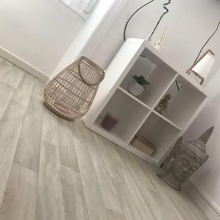 Apartment 08 Express - - Talensac *